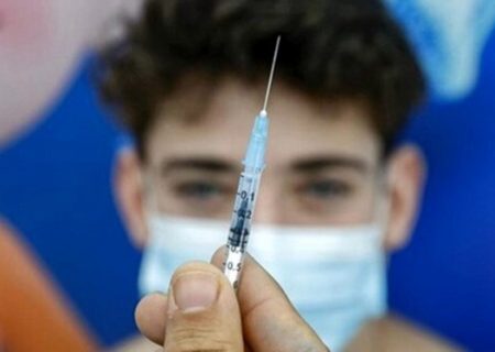 واکسن دانش‌آموزان و تردید والدین / متخصصان: ۱۲ تا ۱۸ ساله‌ها حتماً واکسن بزنند