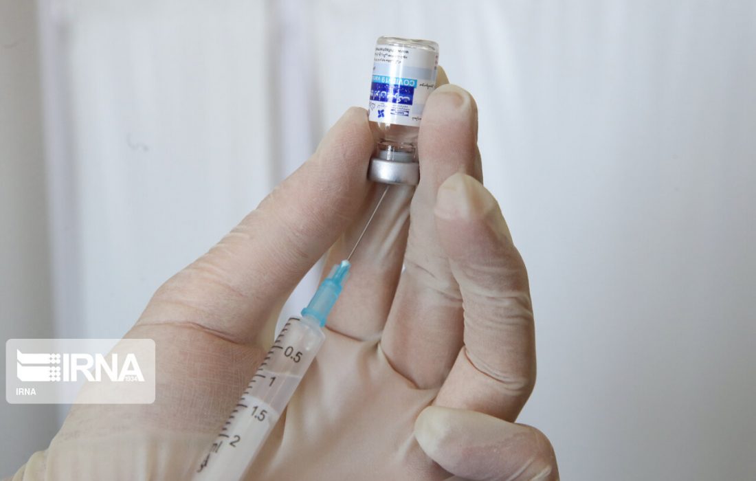 ایثارگران بالای ۶۰ سال و جانبازان دُز سوم واکسن کرونا دریافت می‌کنند