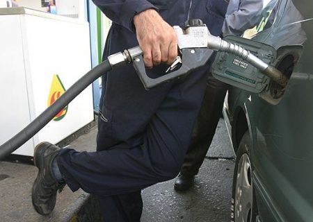 به هیچ عنوان بحث گران کردن بنزین مطرح نیست/مردم اگر نیازی ندارند فعلا به جایگاه ها نروند