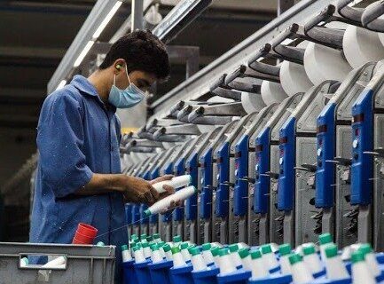 وضعیت اشتغال صنعتی در نیمه نخست امسال