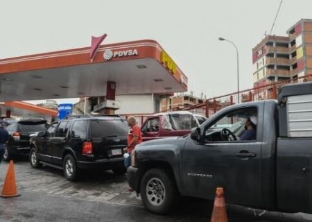 افزایش ۲۰ برابری قیمت بنزین در ونزوئلا