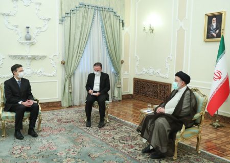 سوئیس نقش خود را در برابر سیاست‌های یکجانبه‌گرایانه آمریکا حفظ کند