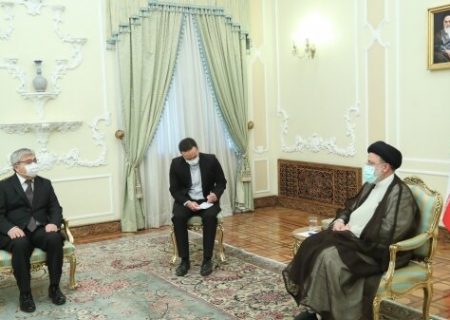 تاکید رئیس جمهور بر ارتقاء روابط تهران و بیشکک با استفاده از ظرفیت‌های موجود