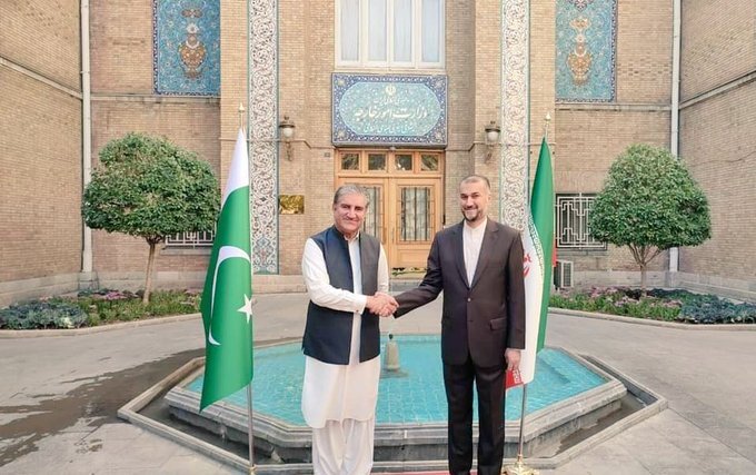 توییت وزیر خارجه پاکستان در پی دیدار با همتای ایرانی‌اش