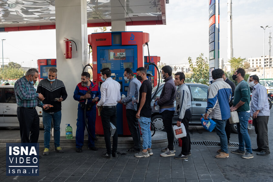 ویدئو / وضعیت عرضه بنزین در جایگاه‌های سوخت تهران