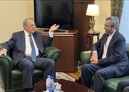 دیدار و گفت‌وگوی باقری با نماینده ویژه پوتین در امور خاورمیانه