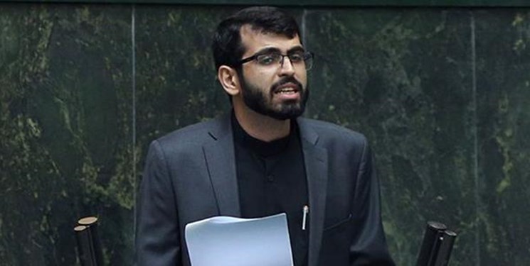 نماینده مجلس: از دولت جدید انتظار معجزه یک شبه در بورس نداریم/ با مردم حرف بزنید و برنامه بدهید