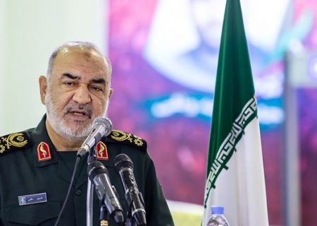 سرلشکر سلامی: اقدام نیروی دریایی سپاه در دریای عمان نشان داد ابهت دشمن پوشالی است