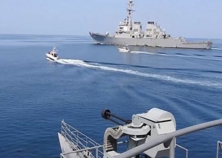 انتشار اولین تصاویر عملیات برخورد نیروی دریایی سپاه با ناوهای آمریکایی+فیلم