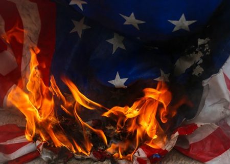 جمهوری اسلامی هیچ زمان از مبارزه با مستکبرین دست نخواهد کشید