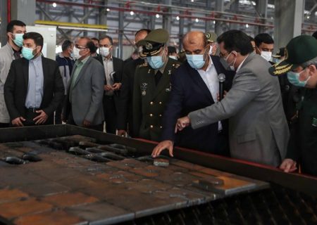وزیر راه و شهرسازی از کارخانه صنعتی‌سازی ساختمان وزارت دفاع بازدید کرد