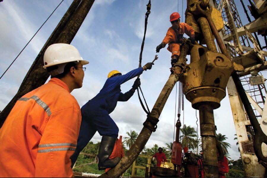 تدوین برنامه زیست محیطی برای شرکت‎‌های نفتی بوشهر الزامی شد