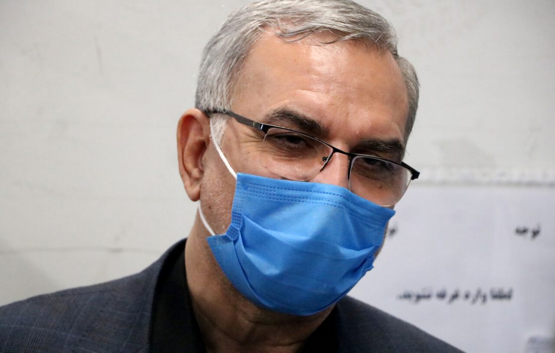 وزیر بهداشت از مرکز واکسیناسیون شهر زنجان دیدن کرد