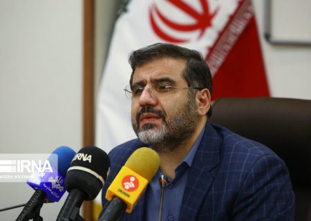 وزیر فرهنگ: انجمن قلم در جبهه ادبی انقلاب اسلامی میانداری کند