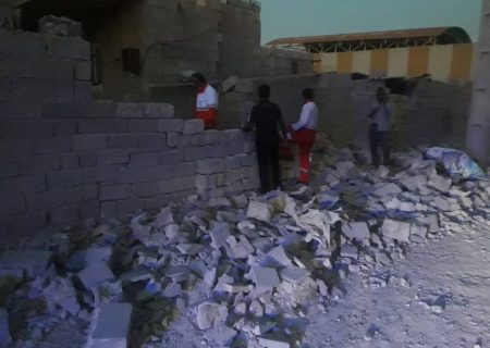 حضور ۱۵۰ امدادگر در لافت/ آماده‌سازی اماکن عمومی برای مردم زلزله‌زده