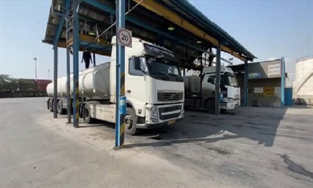 ترخیص و بارگیری ۱۴۰ هزار تن روغن وارداتی از گمرک شهید رجایی