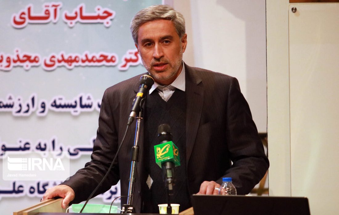 استاندار همدان: مردم ایران همواره قدردان مجاهدت کادر سلامت هستند