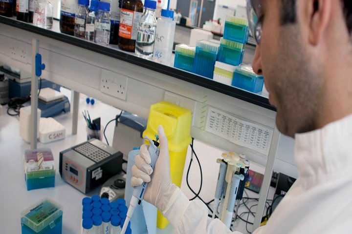 سنجش غلظت محلول‌ها با دستگاه ایران‌ساخت/عرضه با قیمت یک سوم نمونه خارجی