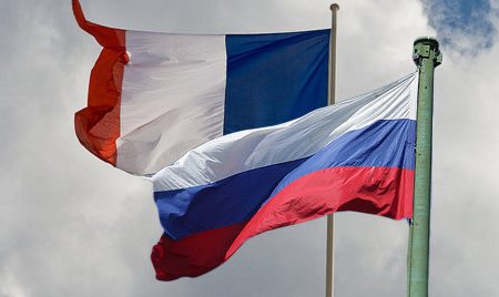 مقامات روسیه و فرانسه درخصوص ازسرگیری مذاکرات وین گفت‌وگو می‌کنند