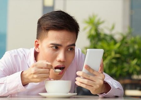 اپیدمی کرونا و افزایش اعتیاد به تلفن همراه