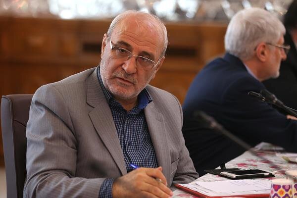 هنوز کمیسیون حقوقی وارد بررسی طرح‌های مربوط به ثبت سند مالکیت خودرو نشده است