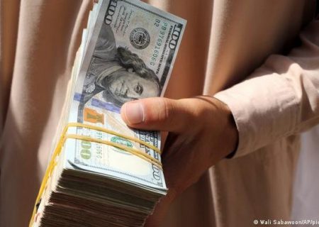 دلار پایین رفت