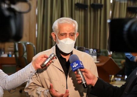 انتقاد نایب رئیس شورای شهر تهران از عدم تعطیلی تهران به دلیل آلودگی هوا