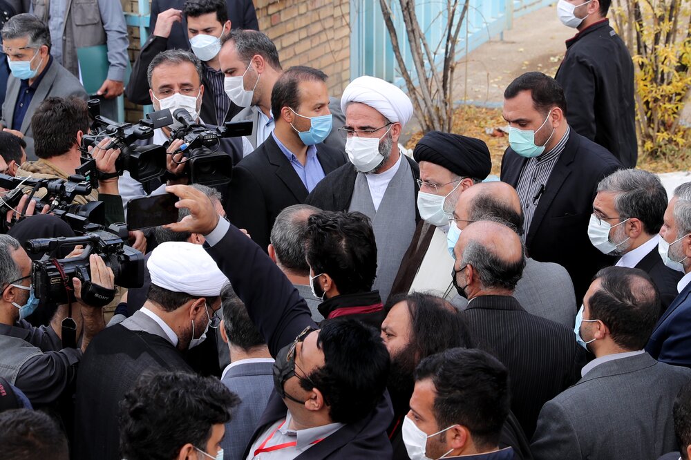 بازدید رئیس جمهور از کارخانه تعطیل شده پاکریس