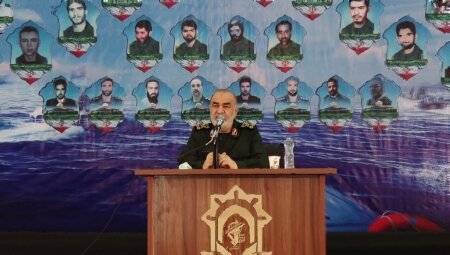 سرلشکر سلامی : فناوری های نوین دریایی را در اختیار داریم
