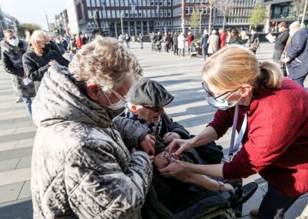 تاخت و تاز دوباره کرونا در اروپا / اعمال محدودیت برای شهروندان واکسینه نشده