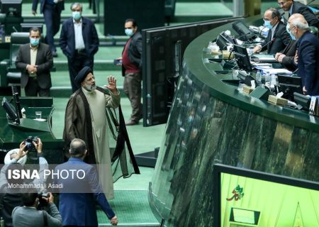 مجلس چک سفید امضا به دولت نداده است