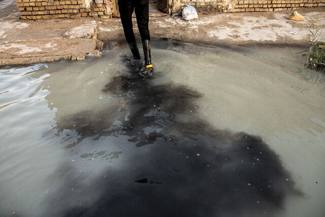 عملیات لایروبی شبکه فاضلاب اهواز با سرعت در حال انجام است