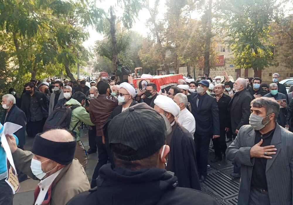 پیکر آیت الله مجتهد شبستری تشییع شد