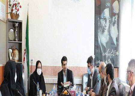 جامعه‌ای که از کتاب و کتاب‌خوانی فاصله می‌گیرد باید خود را برای انحطاط آماده کند