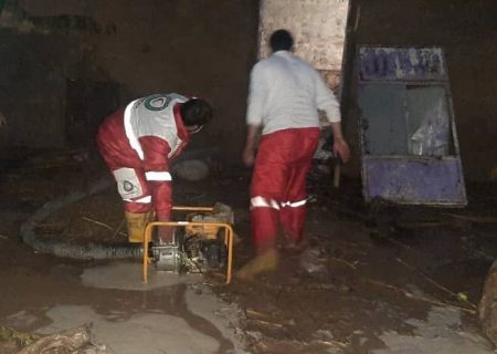 آب از واحدهای مسکونی سیلاب‌زده سوادکوه و بهنمیرتخلیه شد