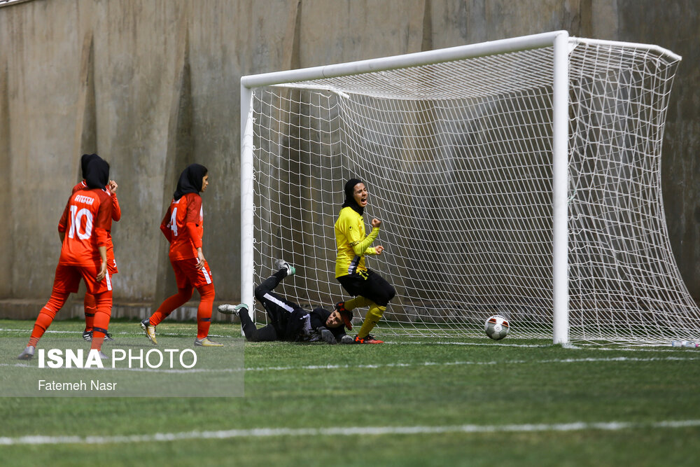 برد مدعیان قهرمانی و دومین انصرافی لیگ در هفته ششم فوتبال زنان