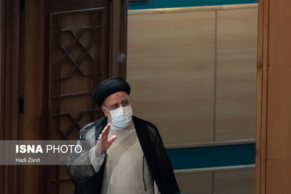 حضور رئیس جمهور در تجمع خانواده بیماران SMA در مقابل خانه ملت