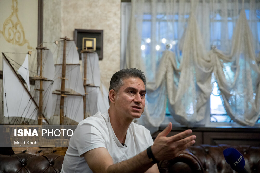 وقتی مطهری از جنتلمنی خارج میشود!