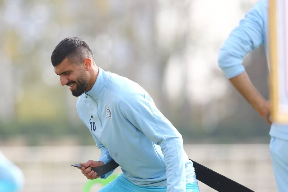 دانشگر از فردا در تمرین استقلال/ مدافع آبیها به بازی با فولاد میرسد