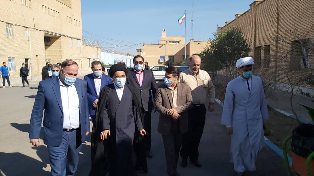 برخورد قانونی در انتظار متعدیان به حقوق زندانیان