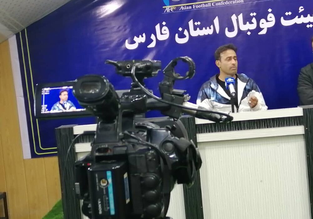 رجب زاده از سرمربیگری قشقایی استعفا داد