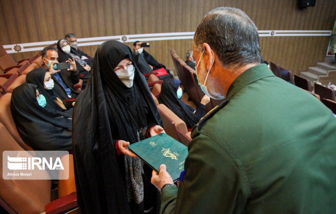 ۴۷ خانواده شهید و ایثارگر استان کرمانشاه تجلیل شدند