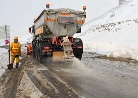 برف‌روبی ۸۶۰ کیلومتر از محورهای مواصلاتی منطقه آزاد ماکو و خوی