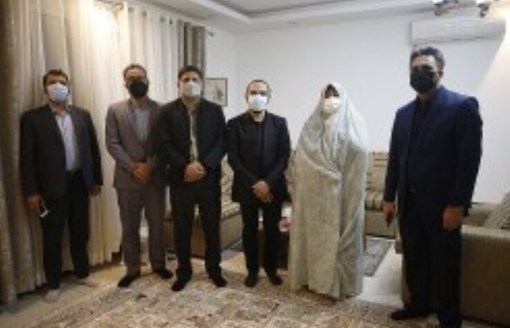 دیدار صمیمی محمدرضا لواسانی با خانواده شهید دفاع مقدس