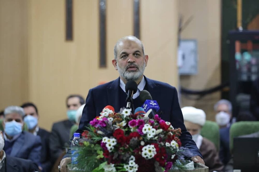 اقتدار و قدرت نظام به مردم است/ کرمانشاه محور اتکای کشور در غرب ایران است