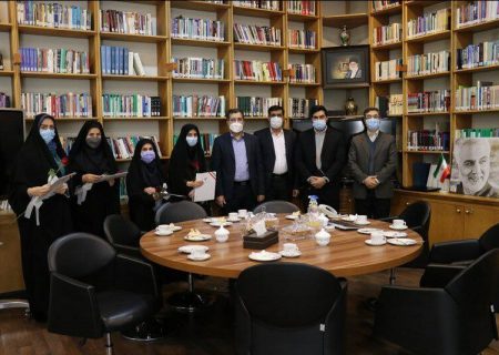 تقدیر رئیس مرکز بررسی‌های استراتژیک ریاست‌جمهوری از بانوان شاغل در این مرکز