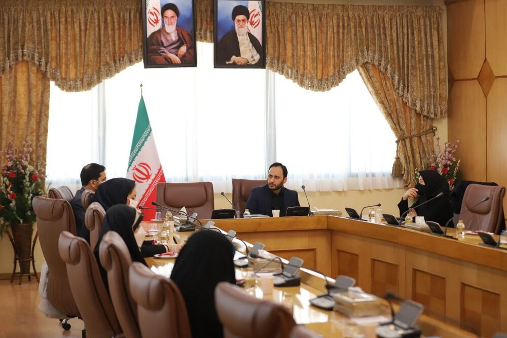 ایفای نقش مادری و فعالیت اجتماعی منافاتی باهم ندارد