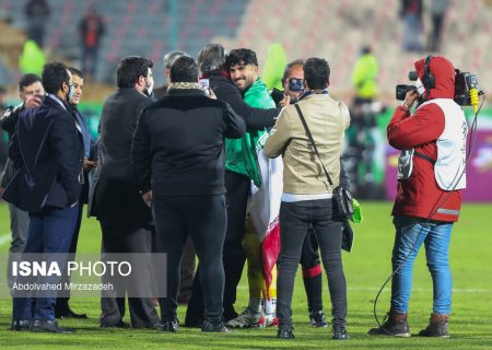 گذشته هرگز نمی‌گذرد