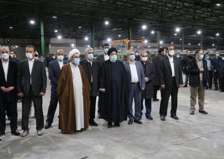 رئیس‌جمهور از شرکت صنایع پوشش ایران بازدید کرد