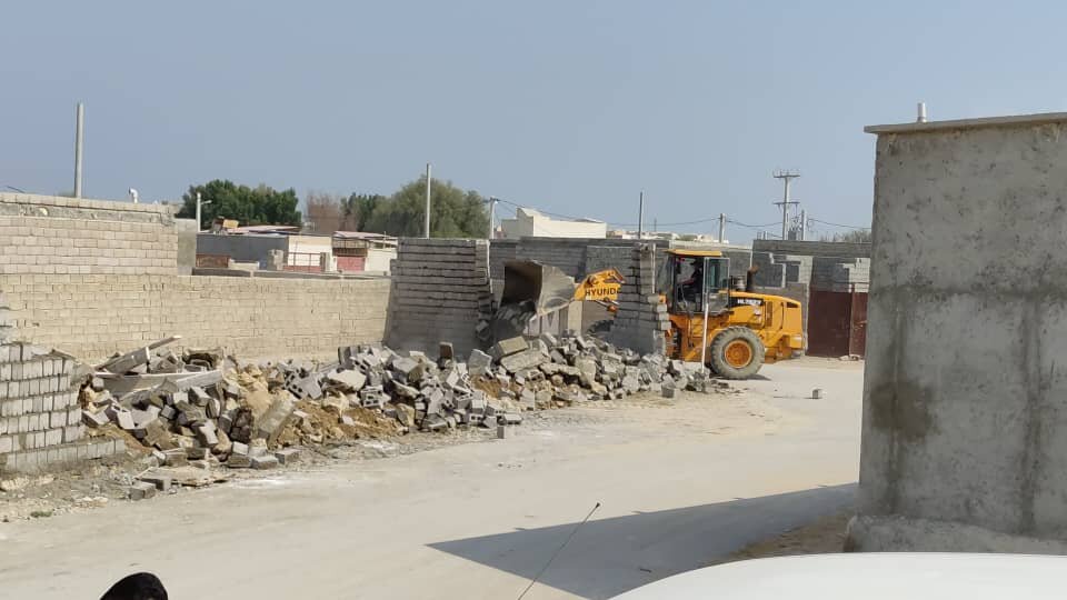 رفع تصرف ۱۲۸۸ متر مربع اراضی خالصه به ارزش ۲.۱ میلیارد ریال در ۴ روستای قشم